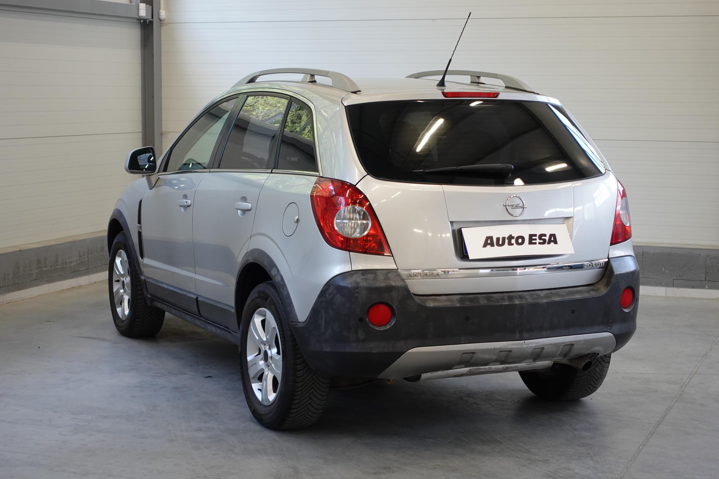 Opel Antara, 2008 - pohled č. 4