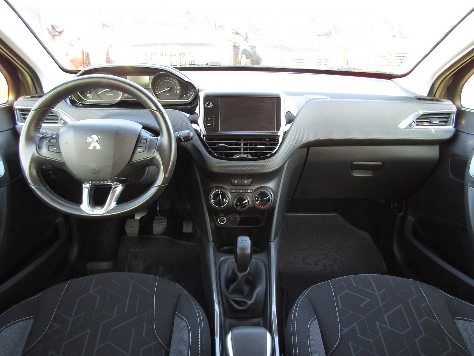 Peugeot 2008 1.2 PT 