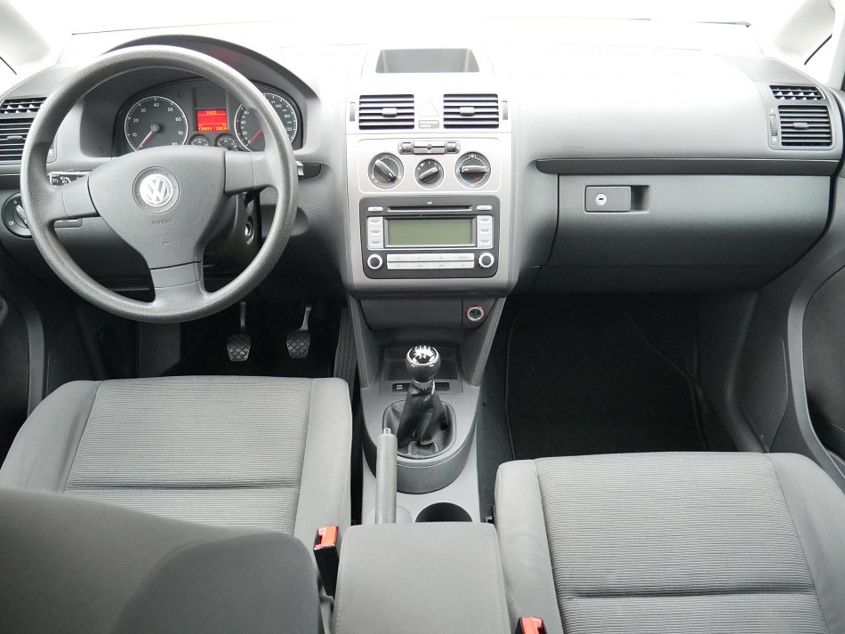 Volkswagen Touran 1.6 i 