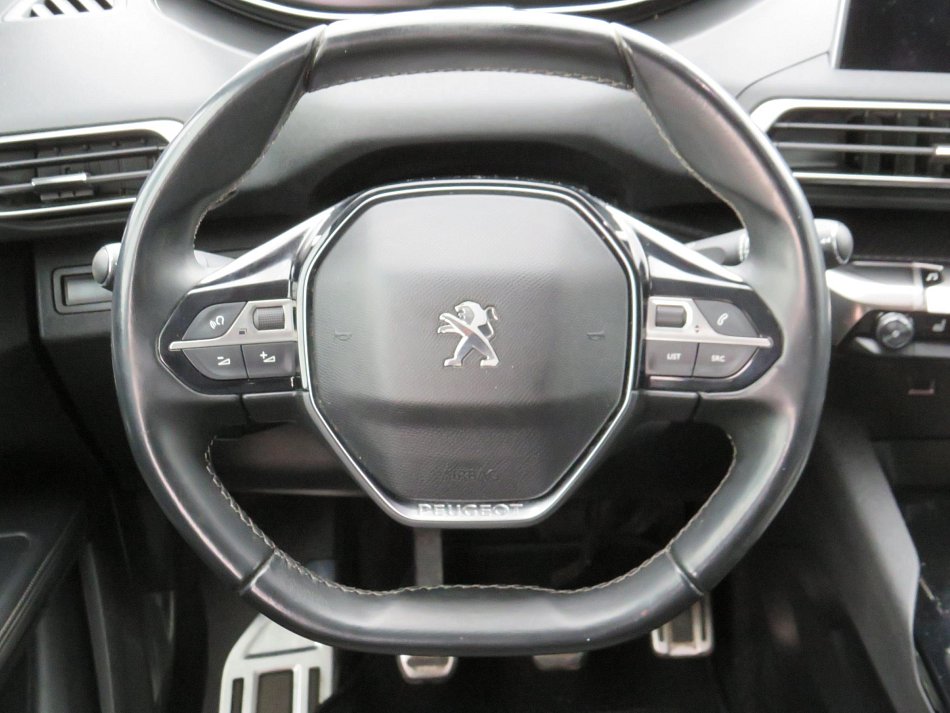 Peugeot 5008 1.5 HDi 