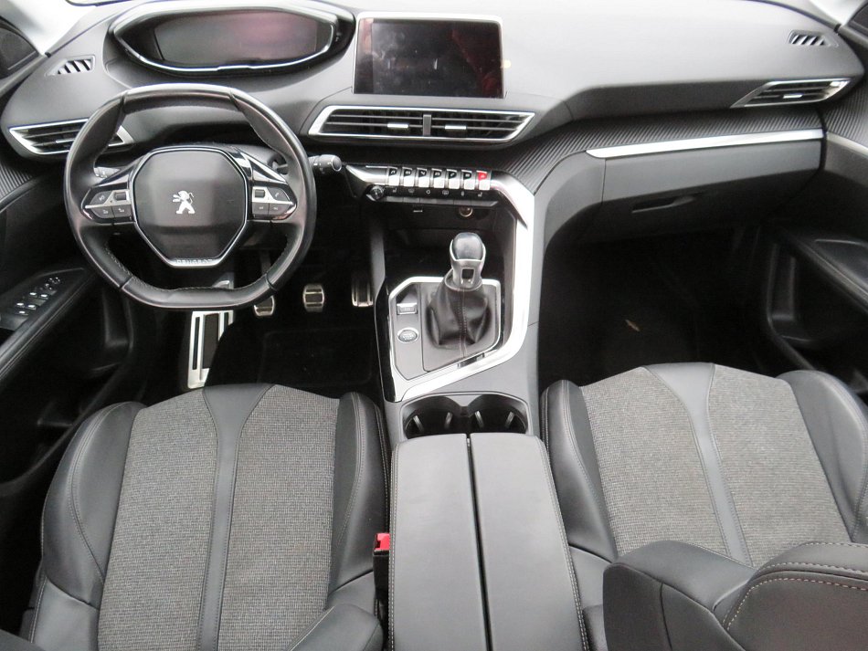 Peugeot 5008 1.5 HDi 