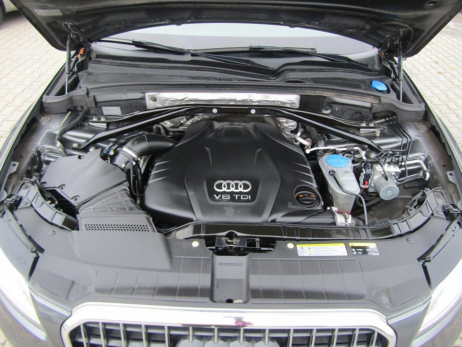 Audi Q5 3.0 TDi S-line quattro