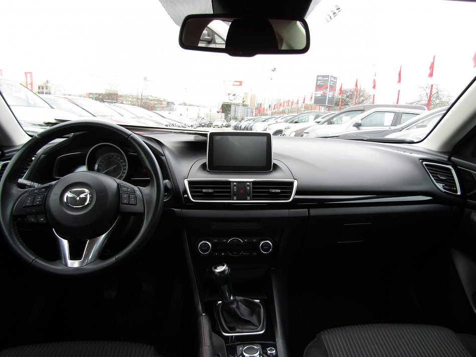 Mazda 3 1.5i 