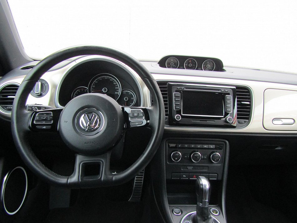 Volkswagen Beetle 2.0 TSI 