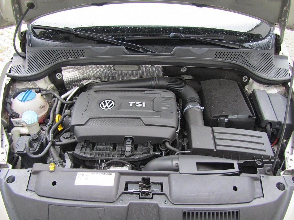 Volkswagen Beetle 2.0 TSI 