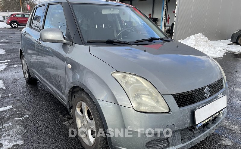 Suzuki Swift 1.3 i 