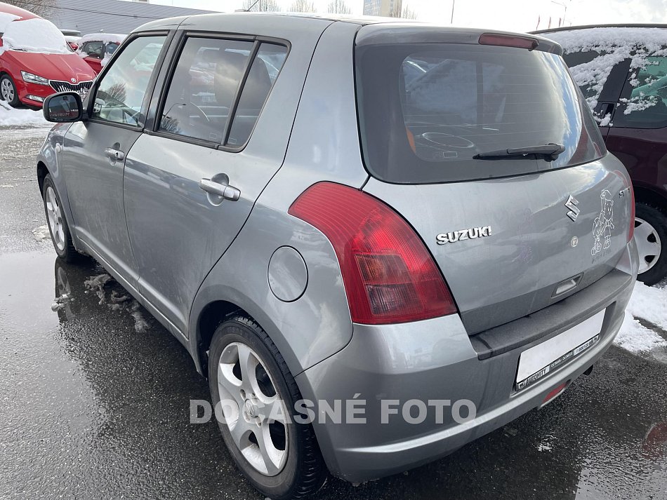 Suzuki Swift 1.3 i 