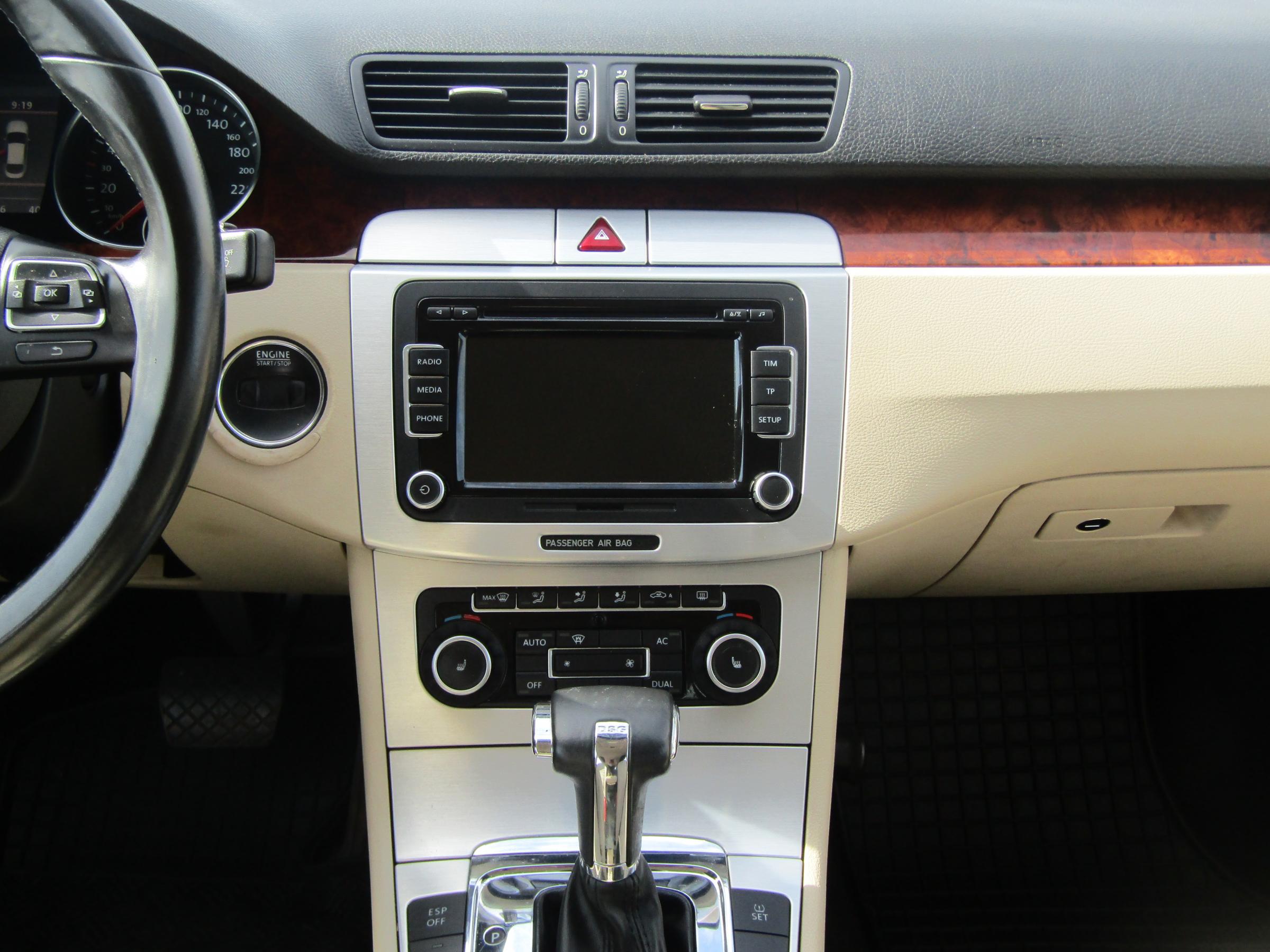 Volkswagen Passat CC, 2010 - pohled č. 15