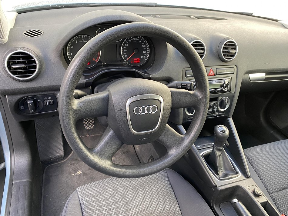 Audi A3 1.6i Attraction