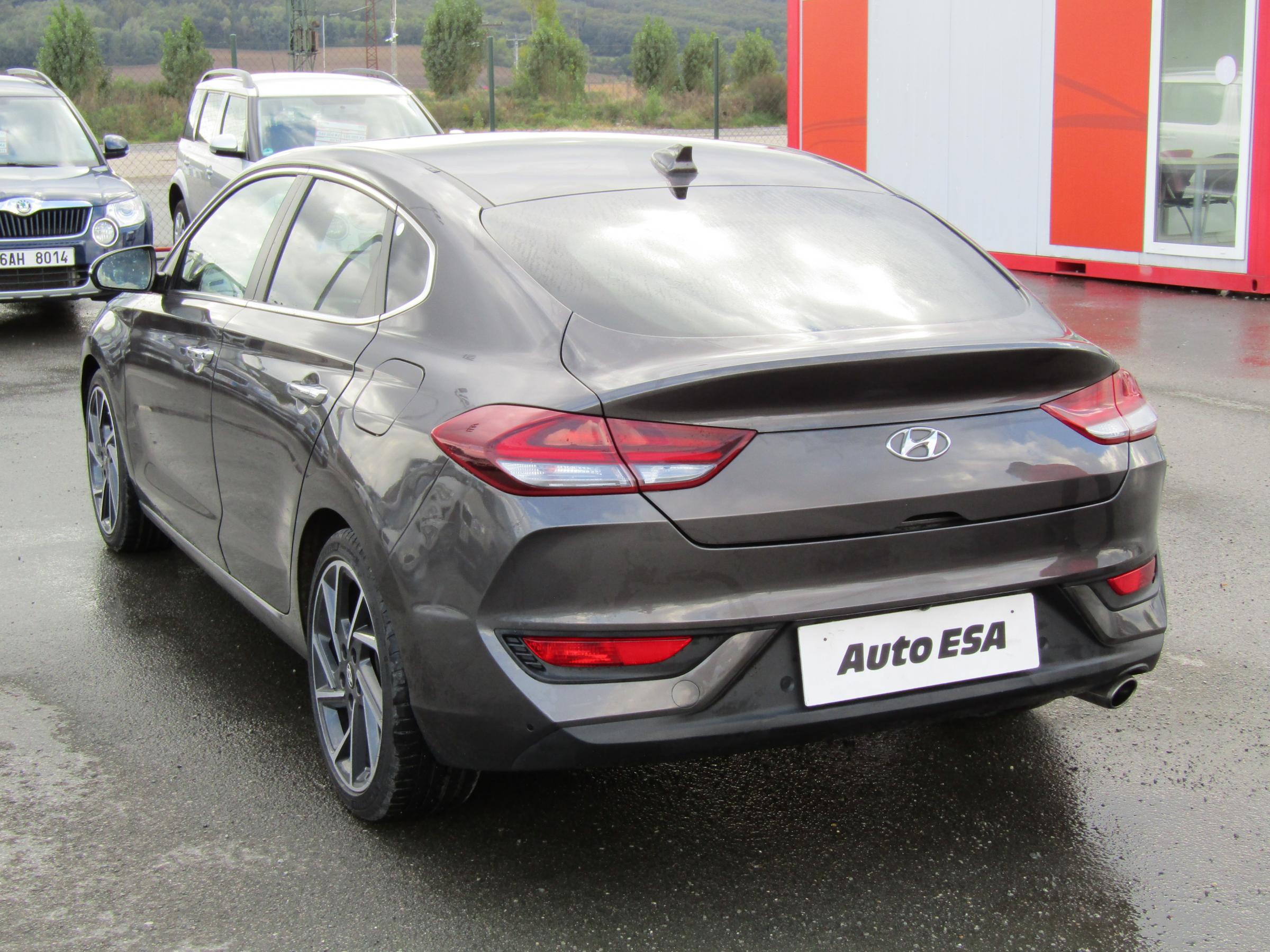 Hyundai i30, 2018 - pohled č. 4