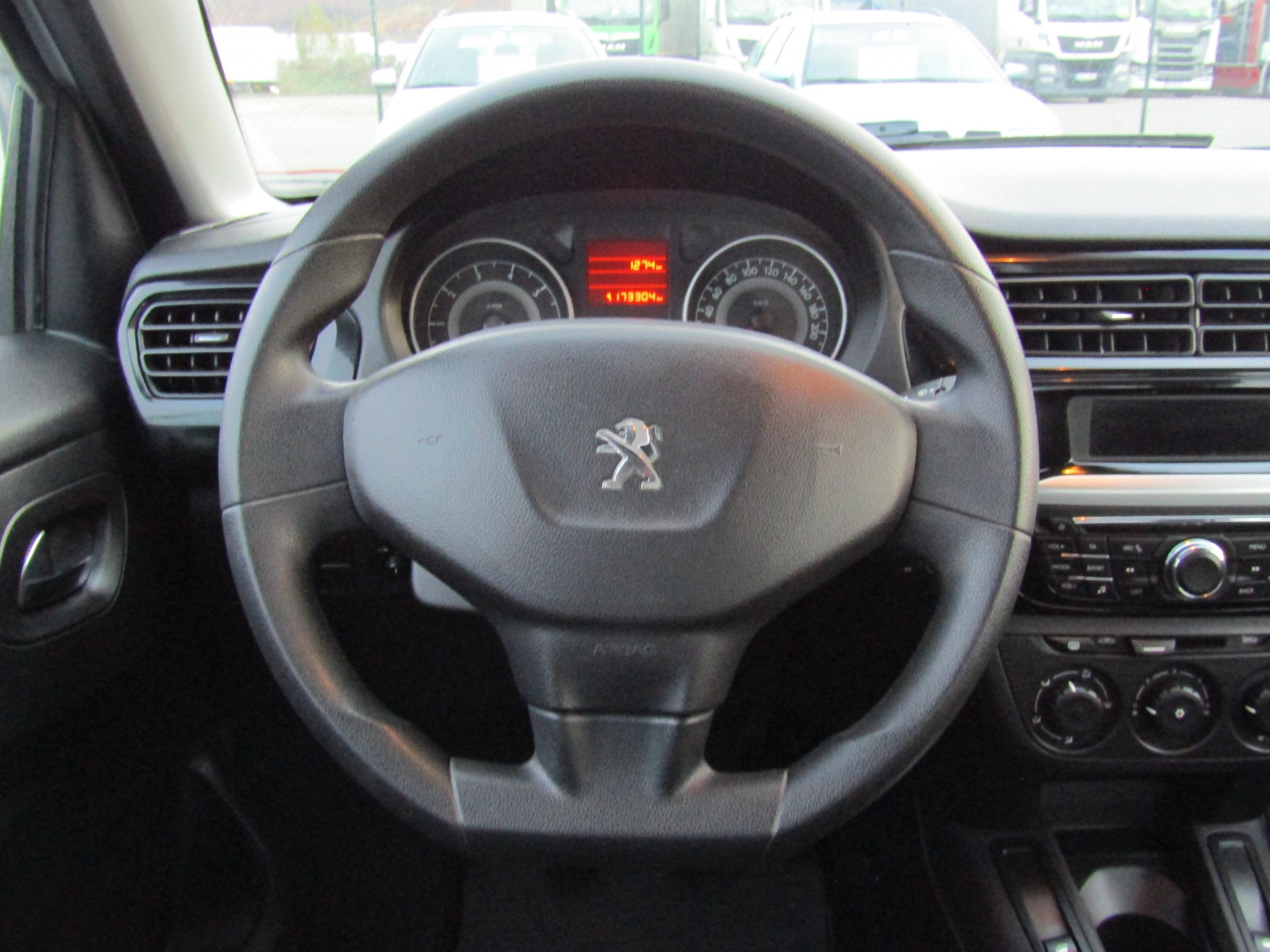 Peugeot 301, 2013 - pohled č. 11