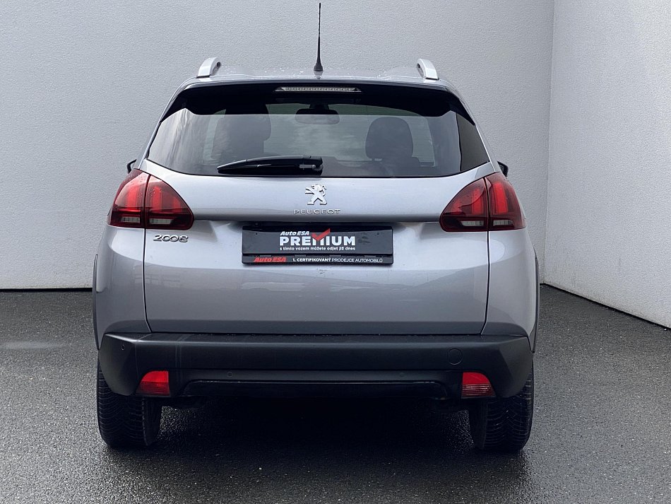 Peugeot 2008 1.2PT Signature