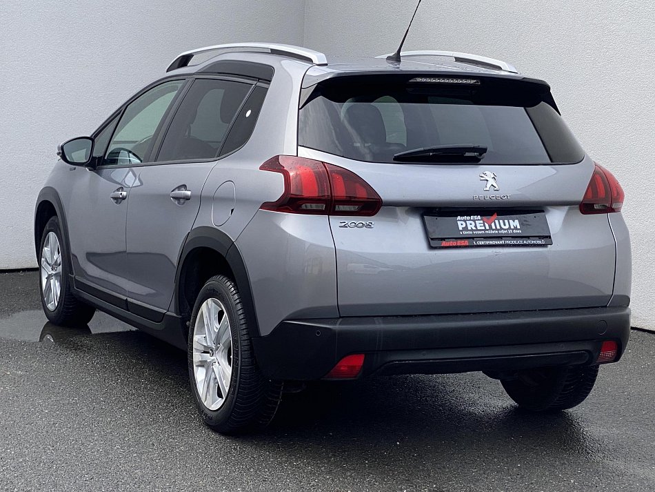 Peugeot 2008 1.2PT Signature