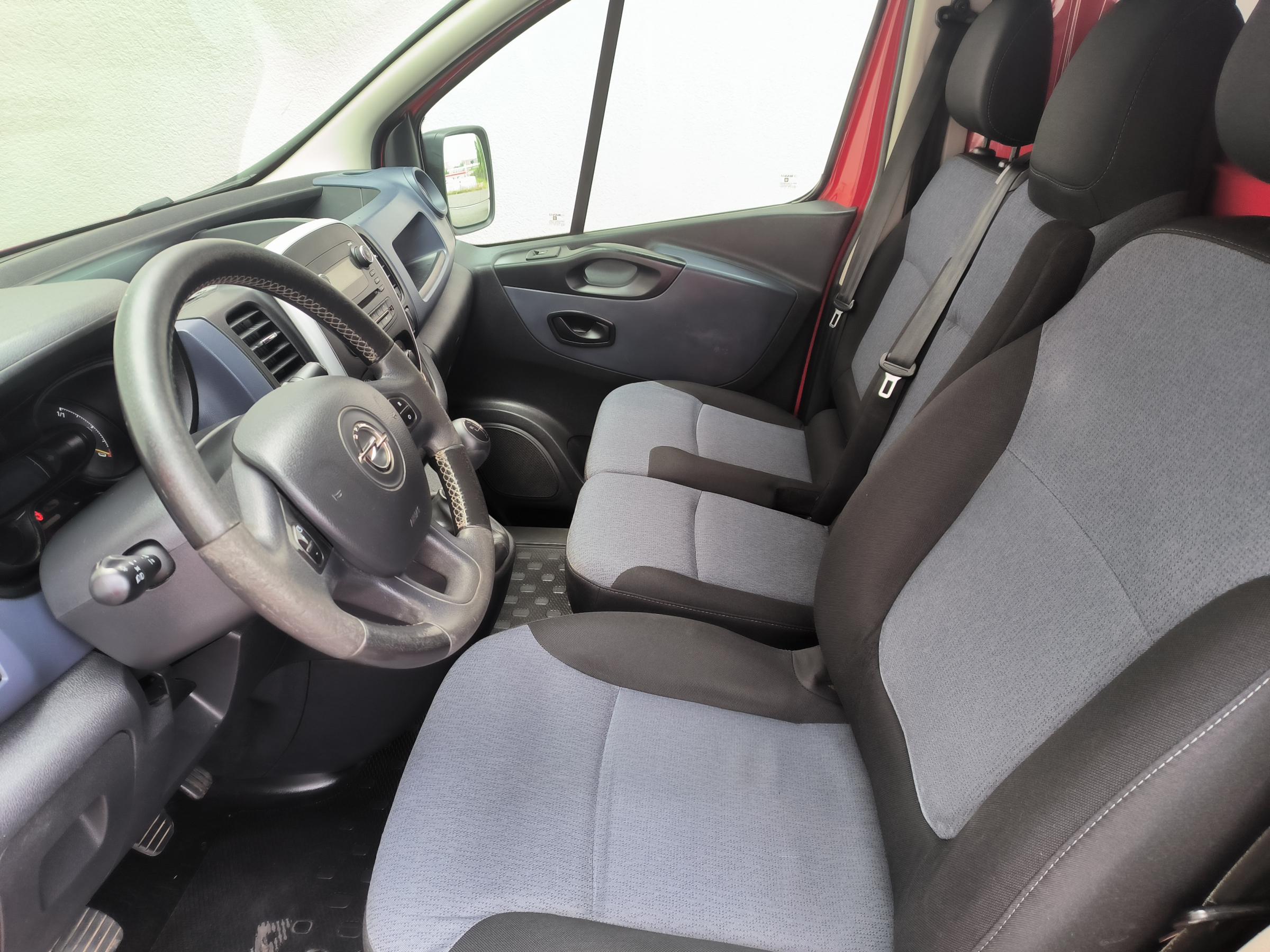 Opel Vivaro, 2015 - pohled č. 22