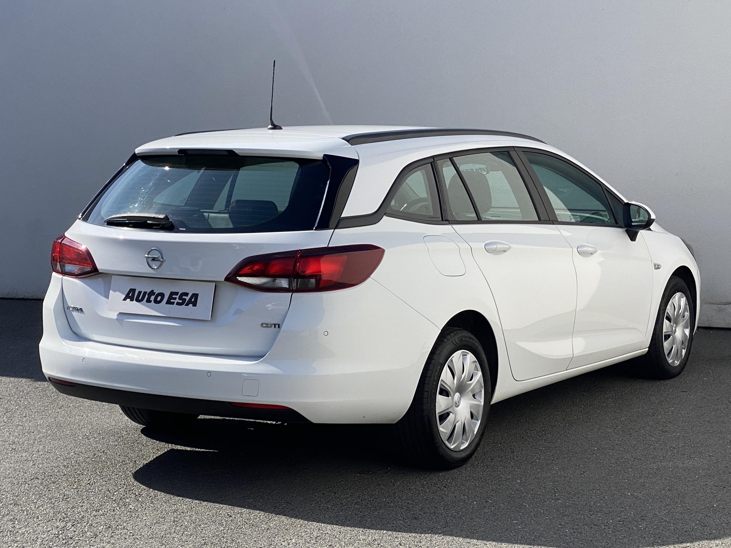 Opel Astra, 2016 - pohled č. 4