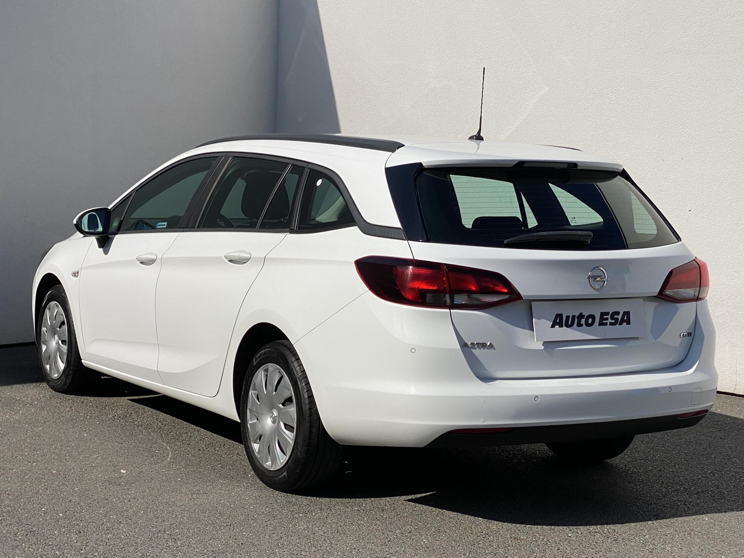 Opel Astra, 2016 - pohled č. 6