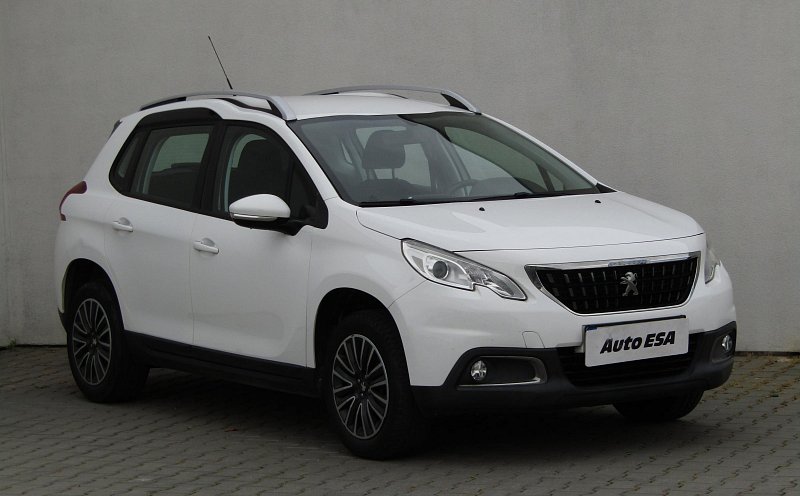 Peugeot 2008 1.2 i 