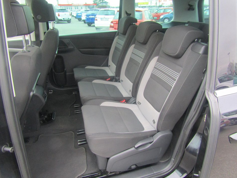 Volkswagen Sharan 2.0 TDi 