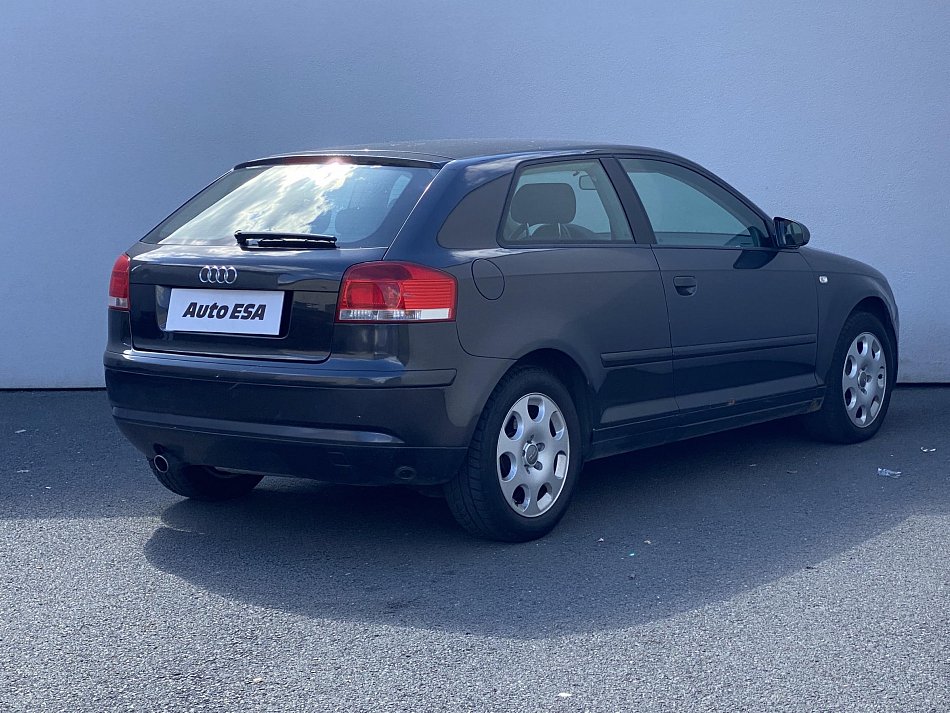 Audi A3 1.6 i 