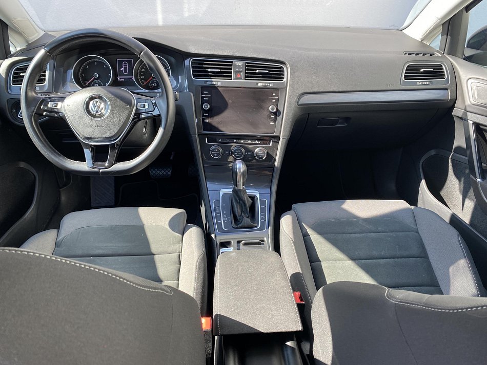 Volkswagen Golf 2.0 TDi 