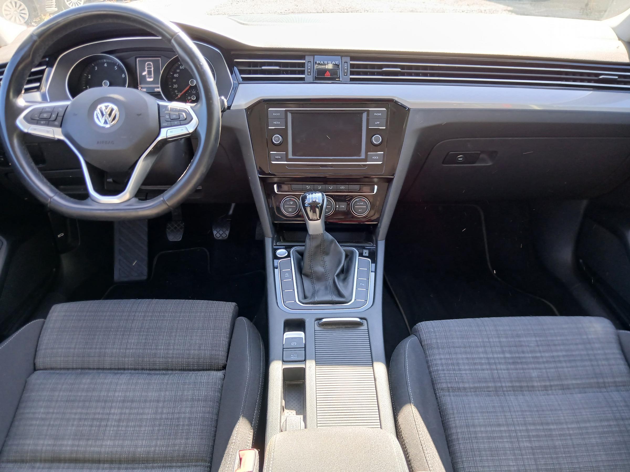 Volkswagen Passat, 2019 - pohled č. 8