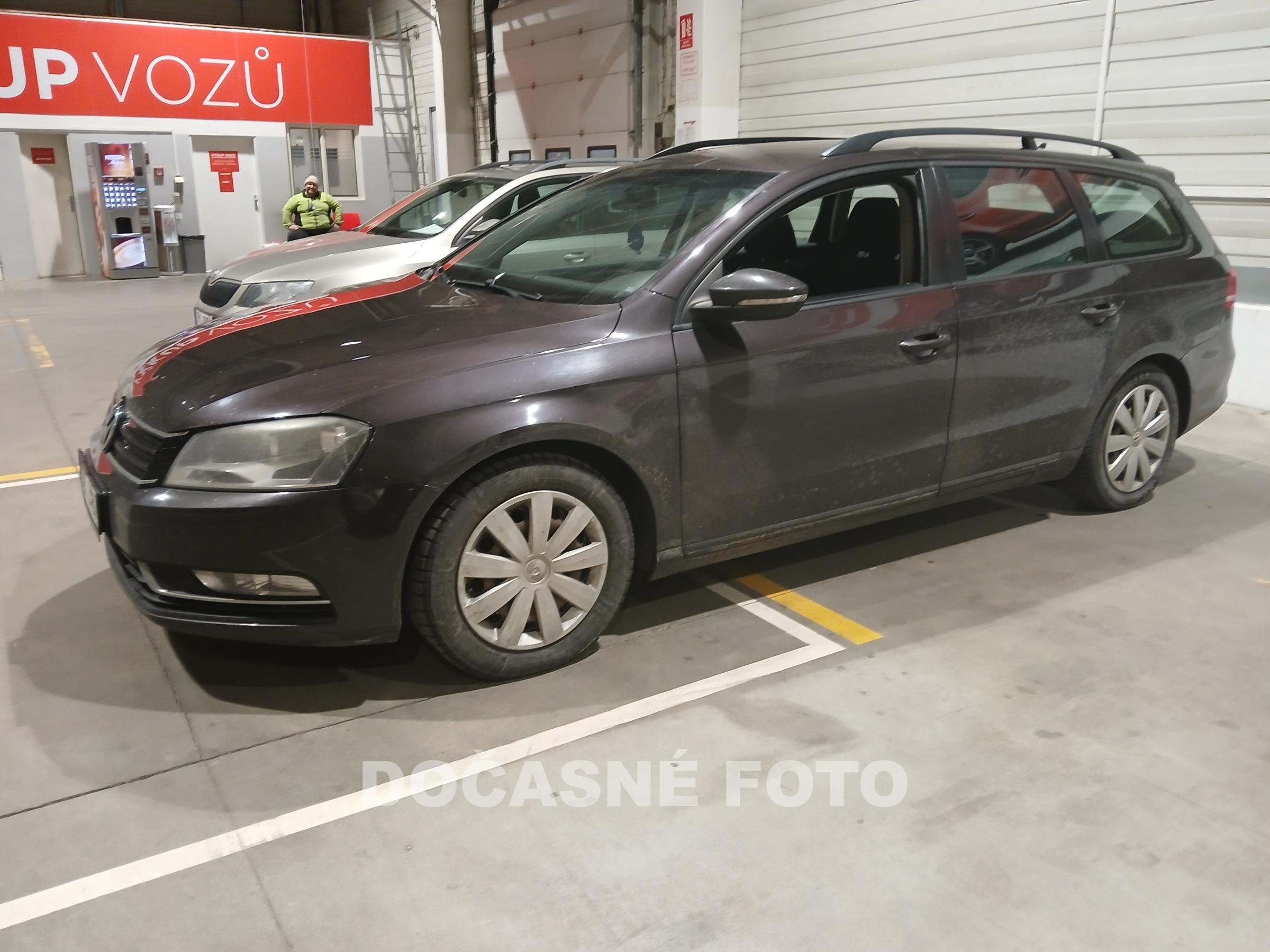 Volkswagen Passat, 2011