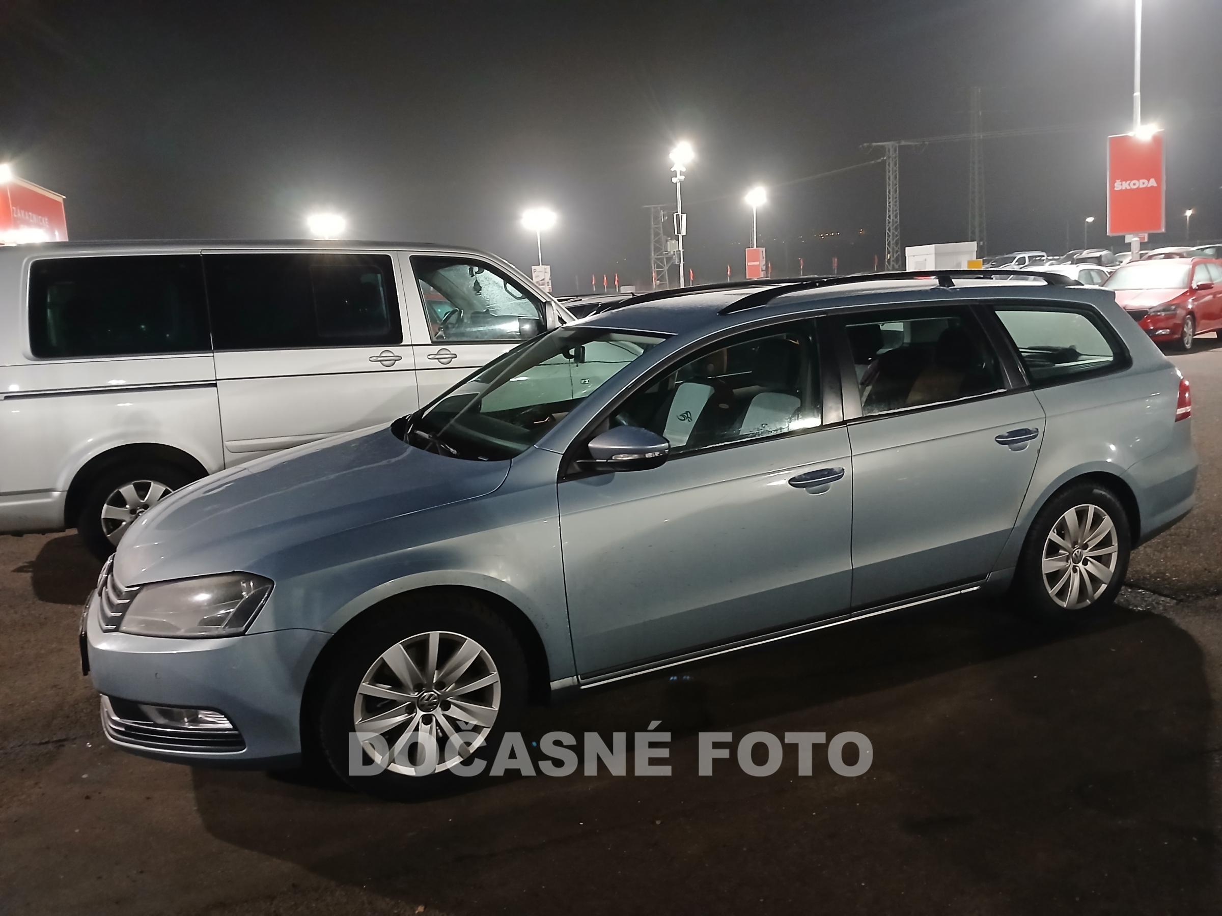 Volkswagen Passat, 2011