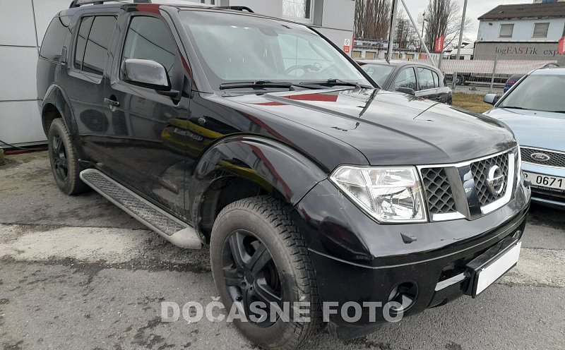 Nissan Pathfinder 2.5 dCi  4x4, 7míst