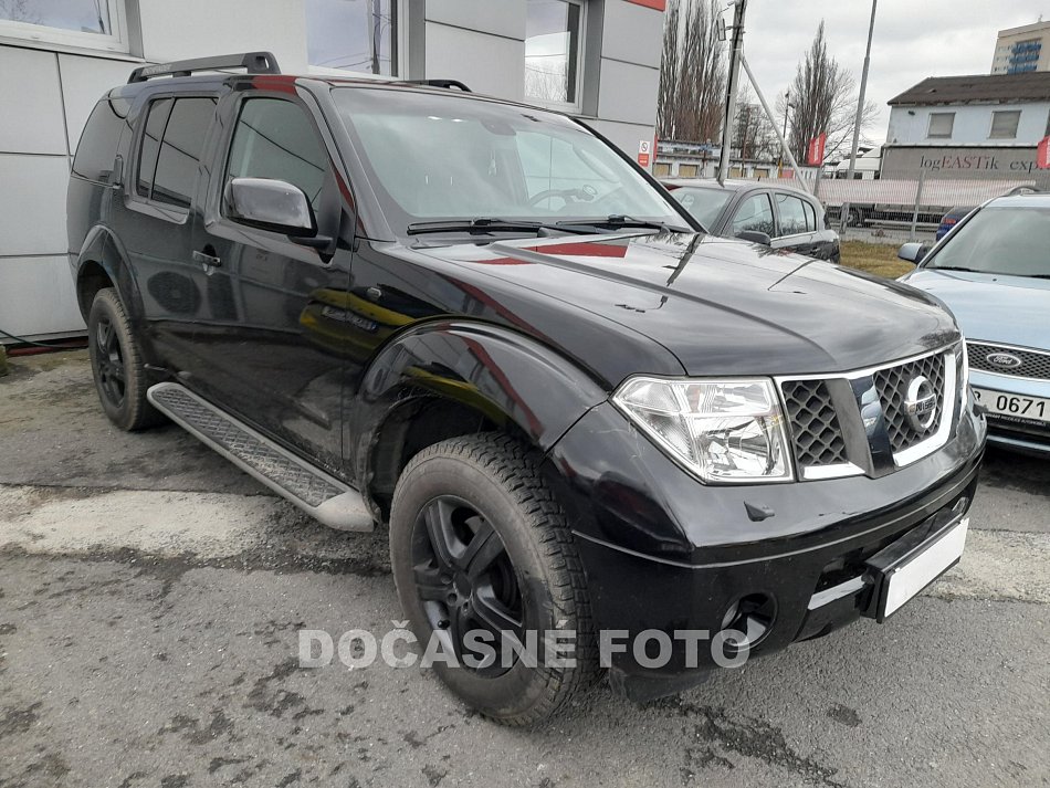 Nissan Pathfinder 2.5 dCi  4x4, 7míst