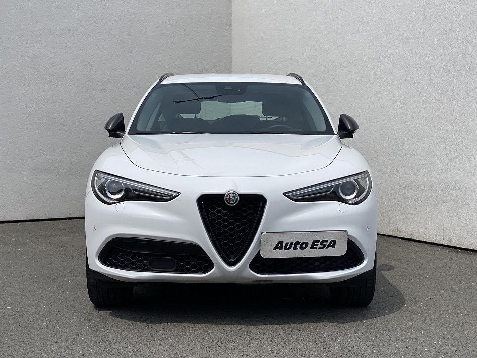 Alfa Romeo Stelvio 2.0T  4x4