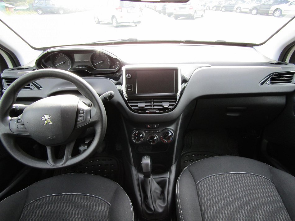 Peugeot 208 1.2i 