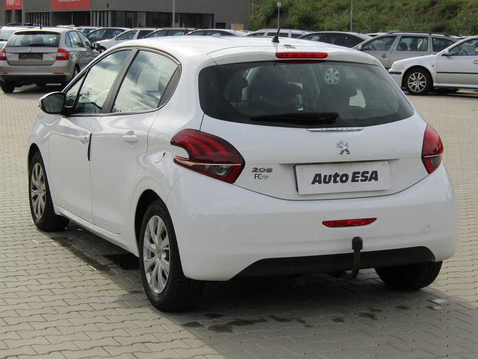 Peugeot 208 1.2i 