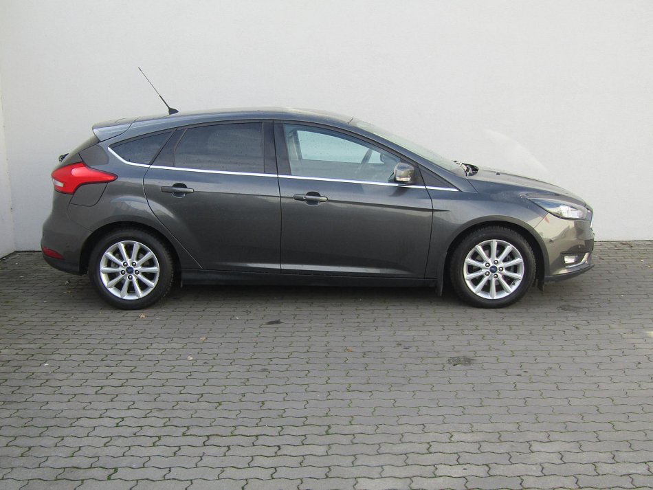 Ford Focus 1.0EB Titanium