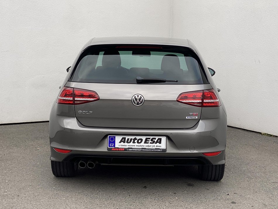 Volkswagen Golf 1.4TSi R-Line