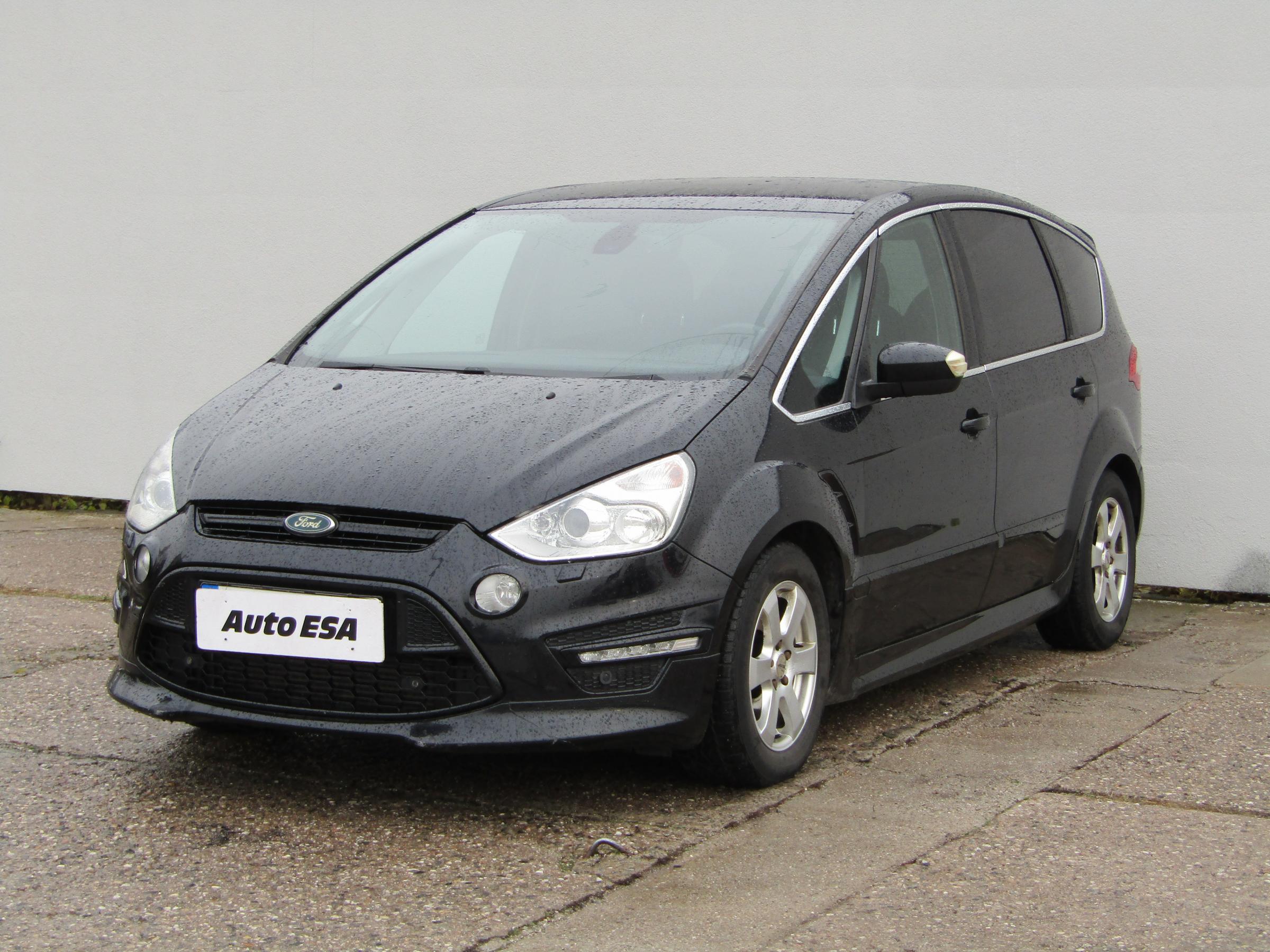 Ford S-MAX, 2012 - pohled č. 3