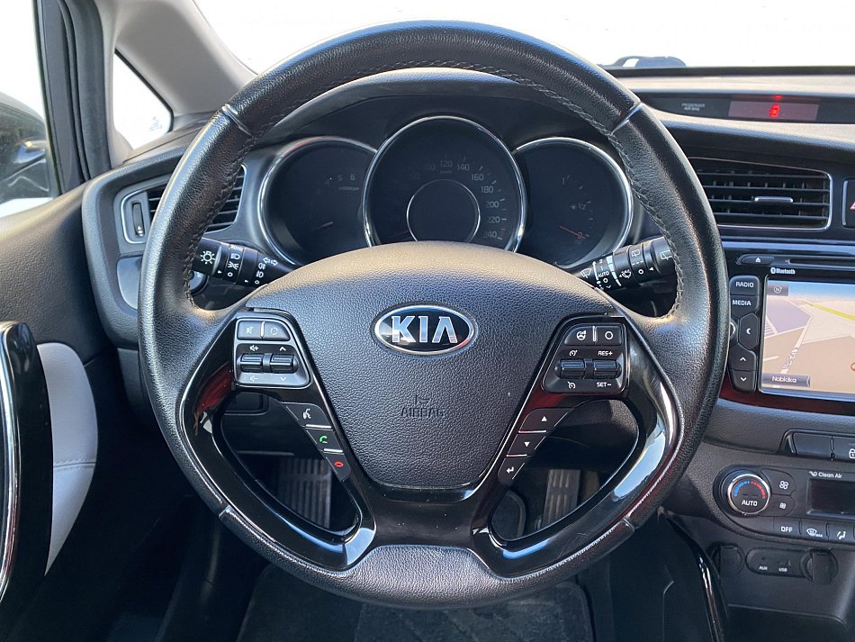 Kia Ceed 1.6 CRDi Exclusive