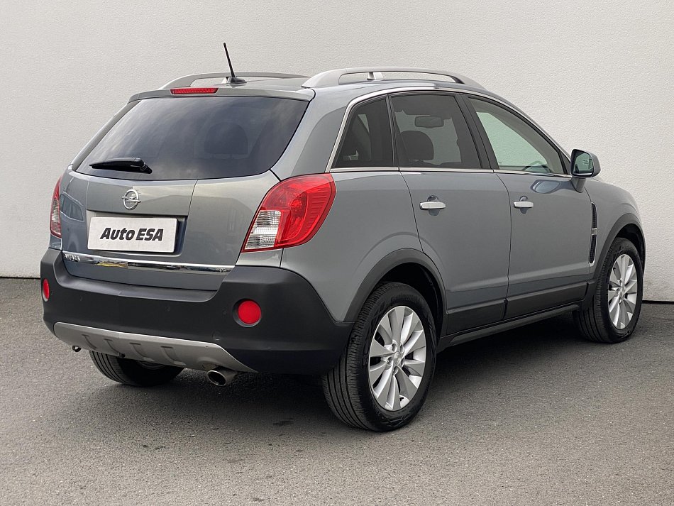 Opel Antara 2.4i Cosmo 4x4