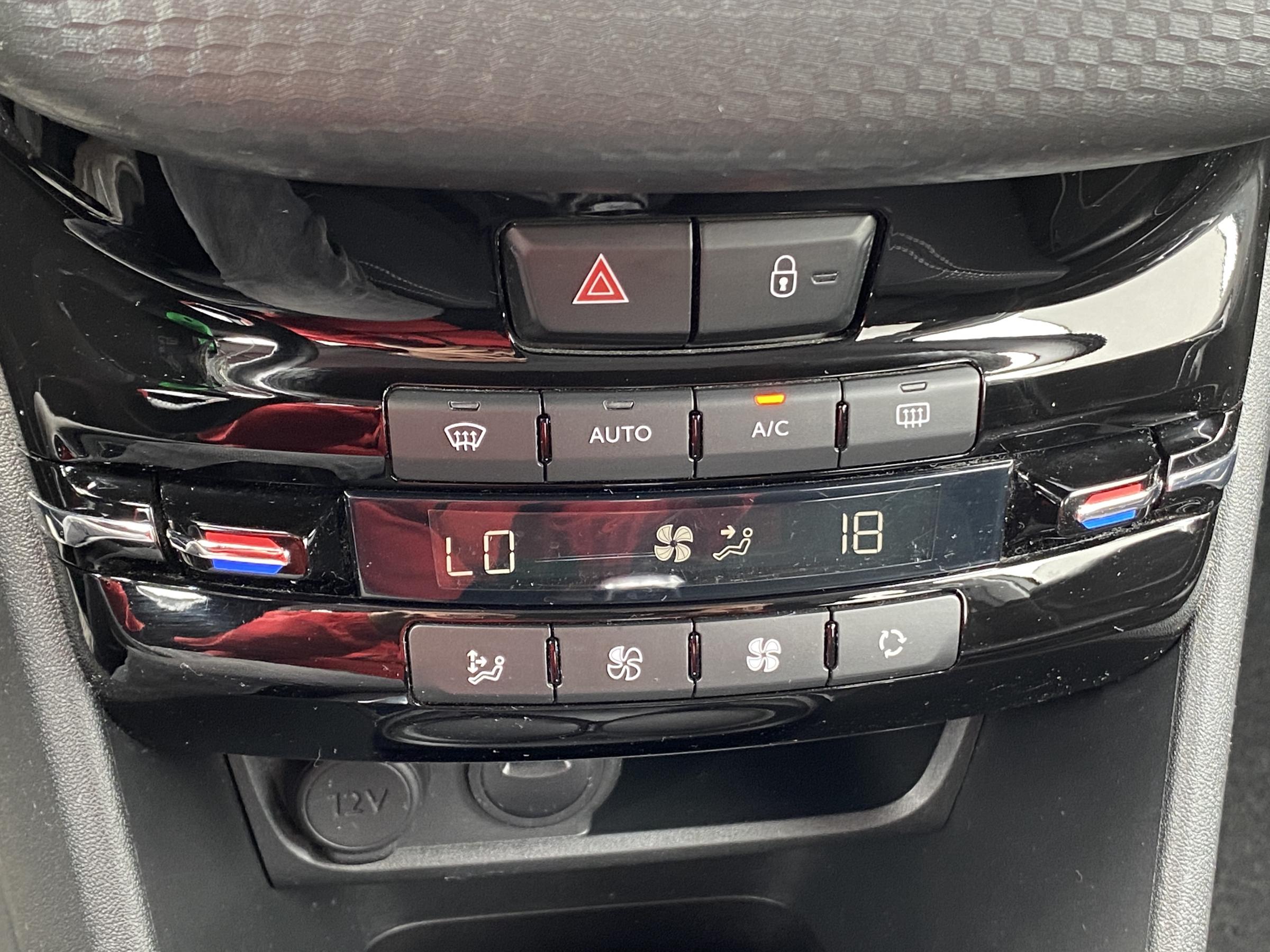 Peugeot 208, 2018 - pohled č. 17
