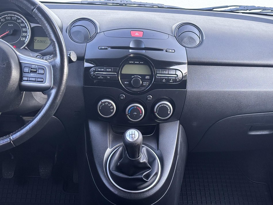 Mazda 2 1.5i 