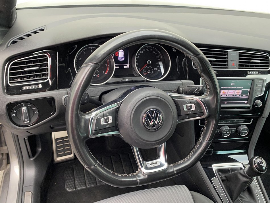 Volkswagen Golf 1.4TSi R-Line