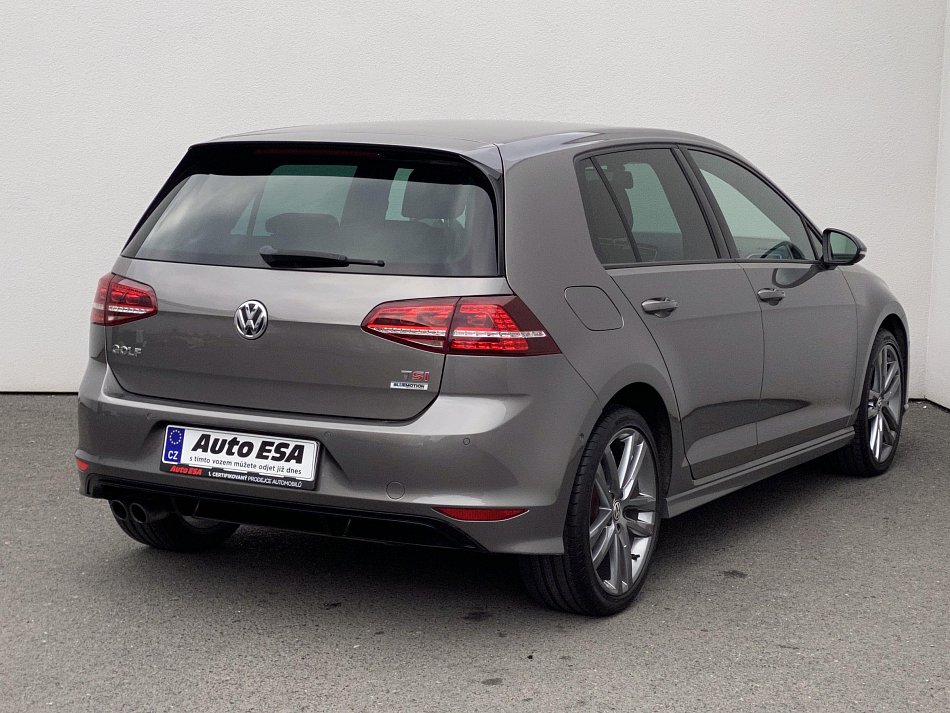 Volkswagen Golf 1.4TSi R-Line