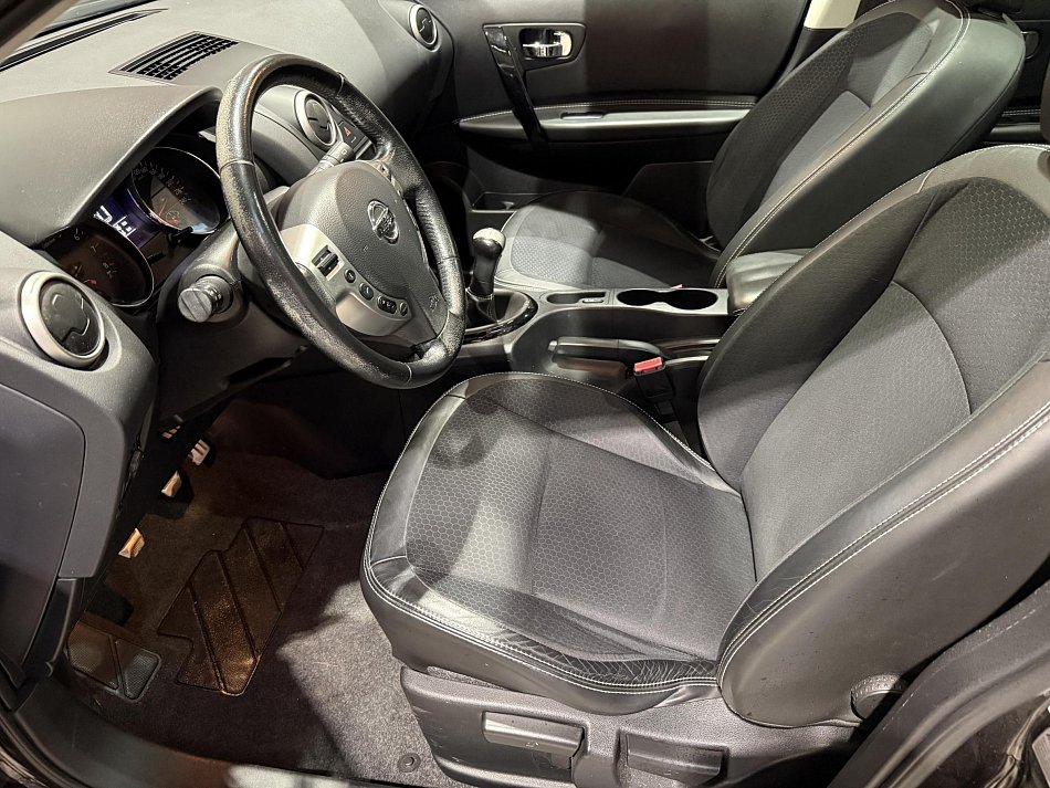 Nissan Qashqai 1.6i 