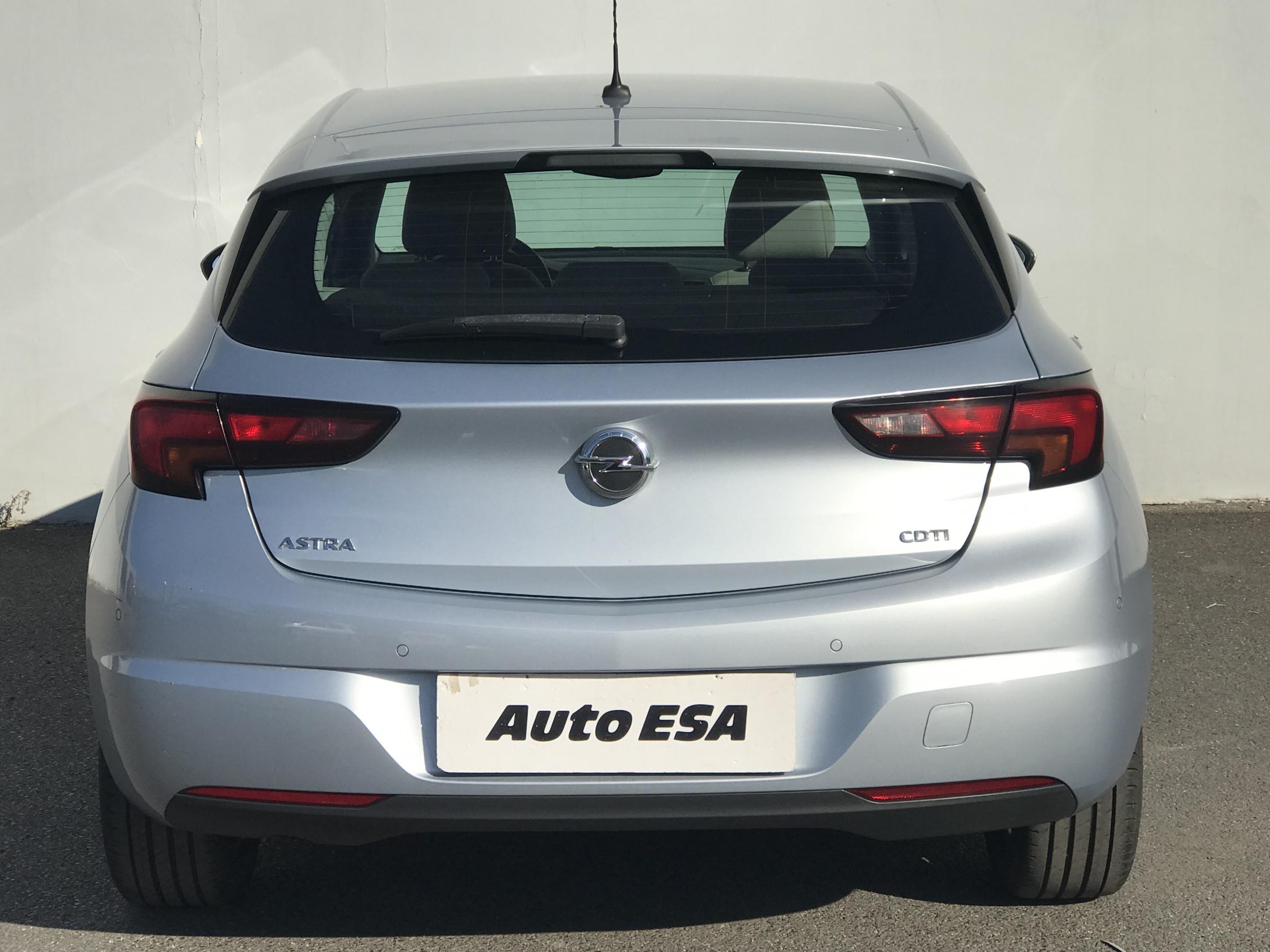 Opel Astra, 2017 - pohled č. 5