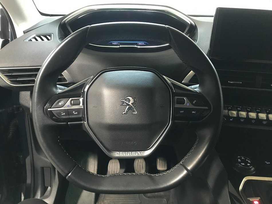 Peugeot 3008 1.2 PT 