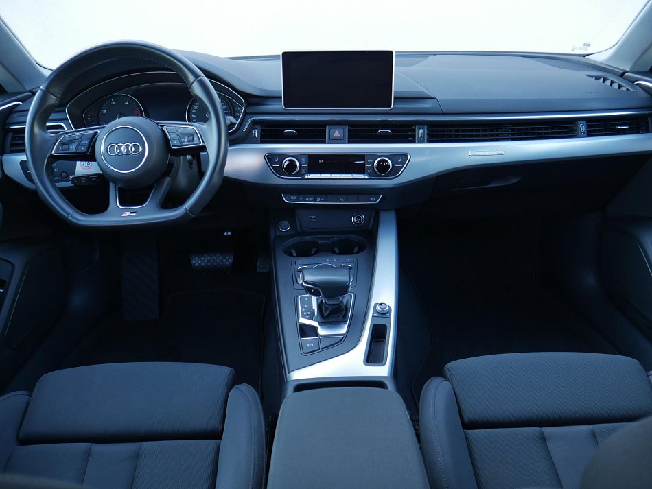 Audi A5 2.0TDi S-line quattro