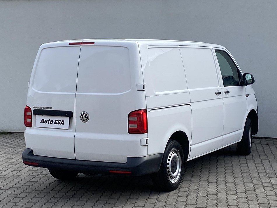 Volkswagen Transporter 2.0TDi  DÍLNA