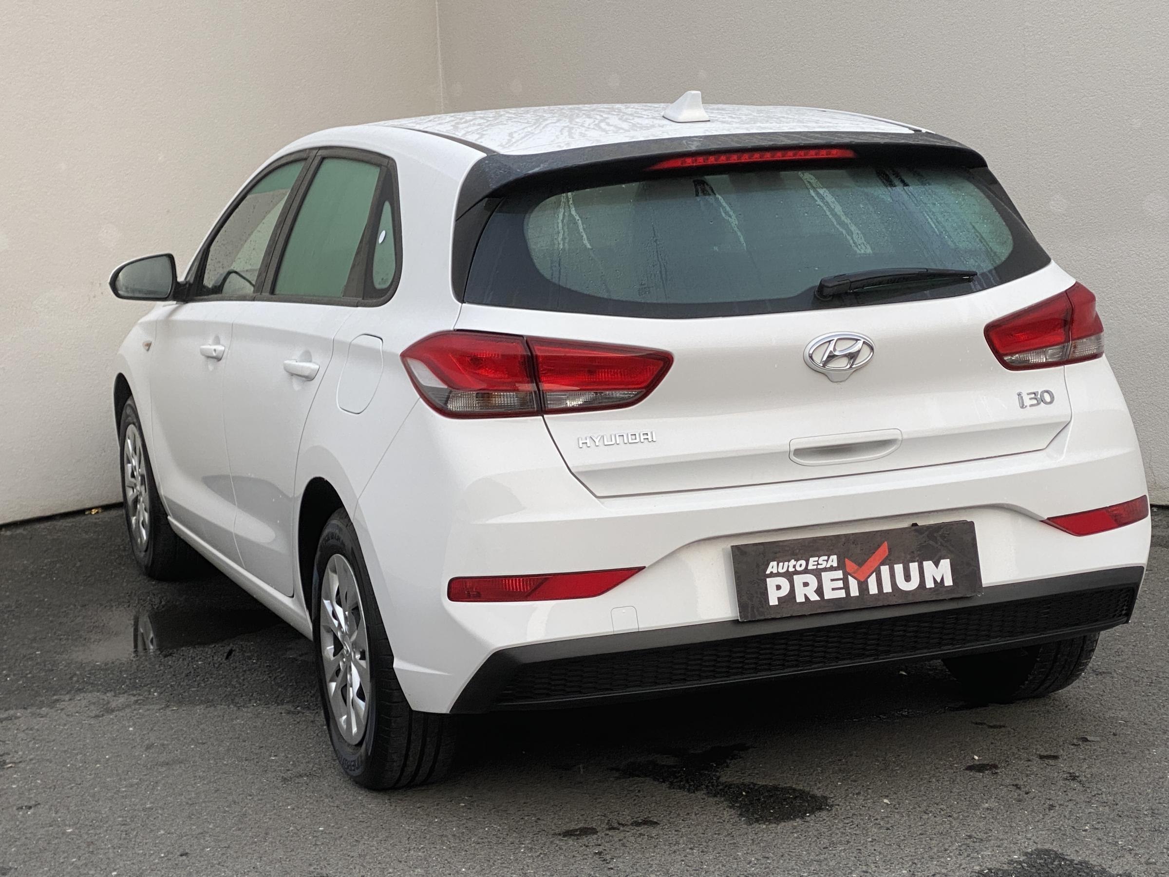 Hyundai i30, 2022 - pohled č. 6