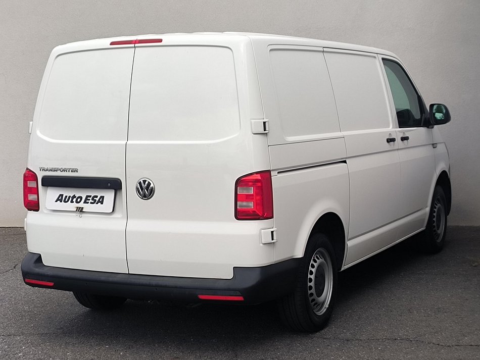 Volkswagen Transporter 2.0TDi  DÍLNA