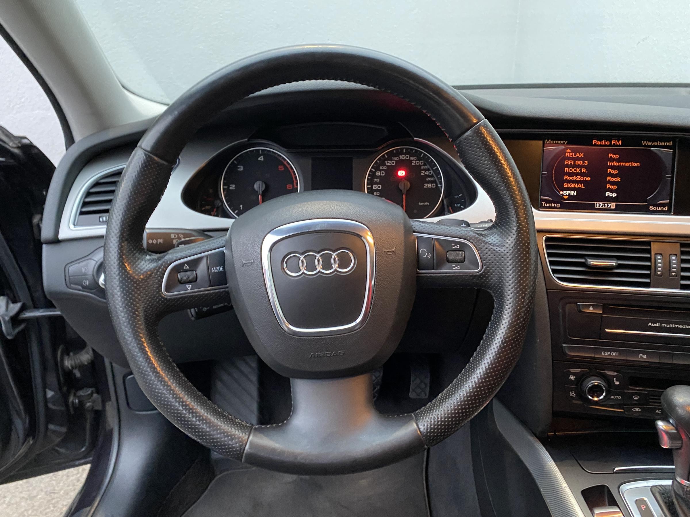 Audi A4 Allroad, 2010 - pohled č. 13