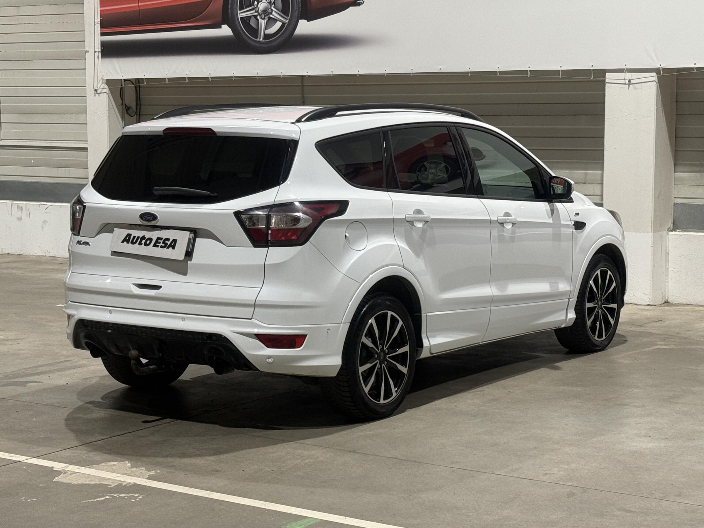 Ford Kuga, 2016 - pohled č. 4